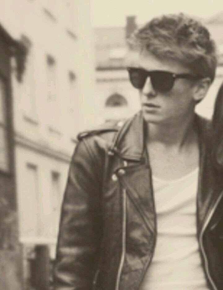 Irish skateboarder. Model. And another million things in this world. like the fact I'm a Demigod.   [#Multiverse|#Literate|#PJO]