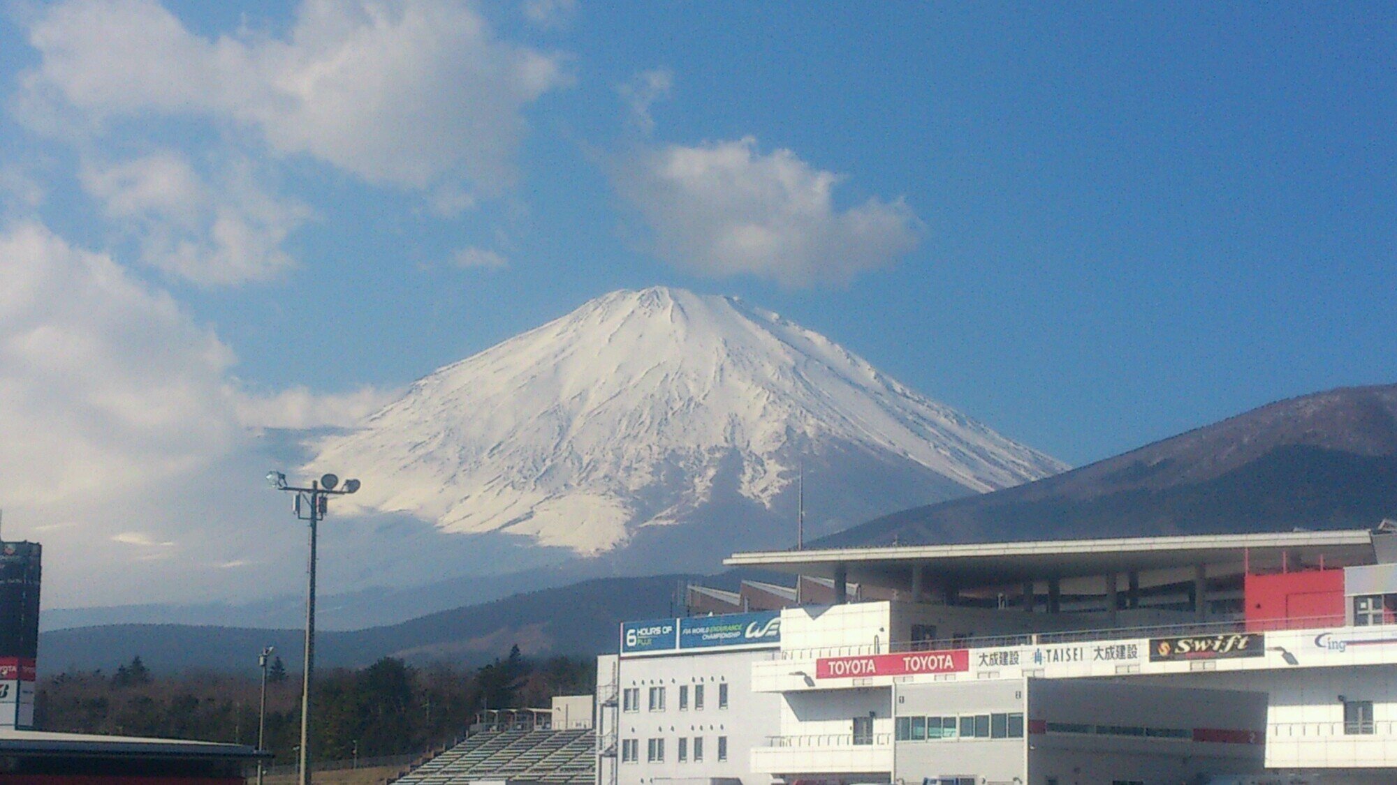 モータースポーツ好き、ゴルフ好き。