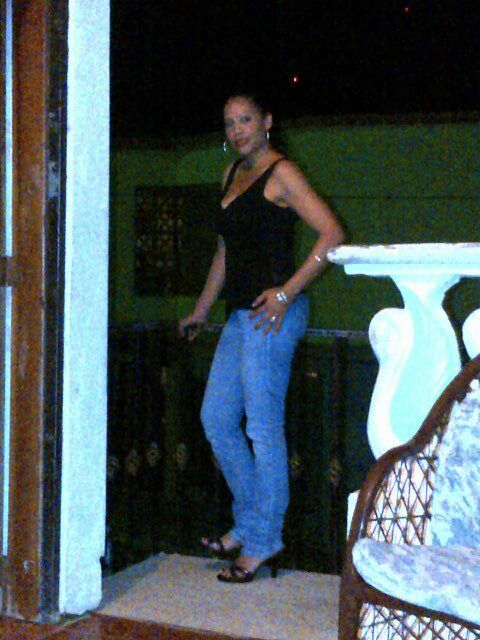 Estudiante de leyes, amo la música y el baile. Tengo una familia preciosa a la que amo y respeto. Amo mi tierra, sus costumbres y soy 100x100to dominicana!!
