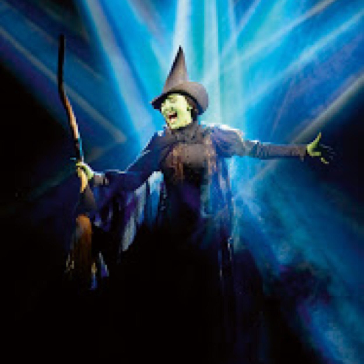 Emma_vs_Elphaba's profile picture. 