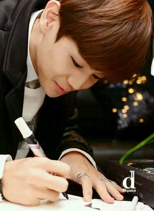 비스트 !! 양요섭 ~`  #ผมไม่แหมบนะครับ  [Real : @all4b2uty  IG : yysbeast ]   사랑해요♥~ㅋㅋㅋ  ___ 03.05.56___