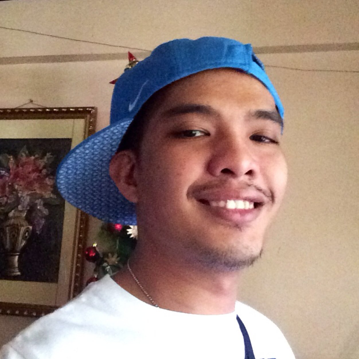 khentutz's profile picture. Happy with my Hubby :)