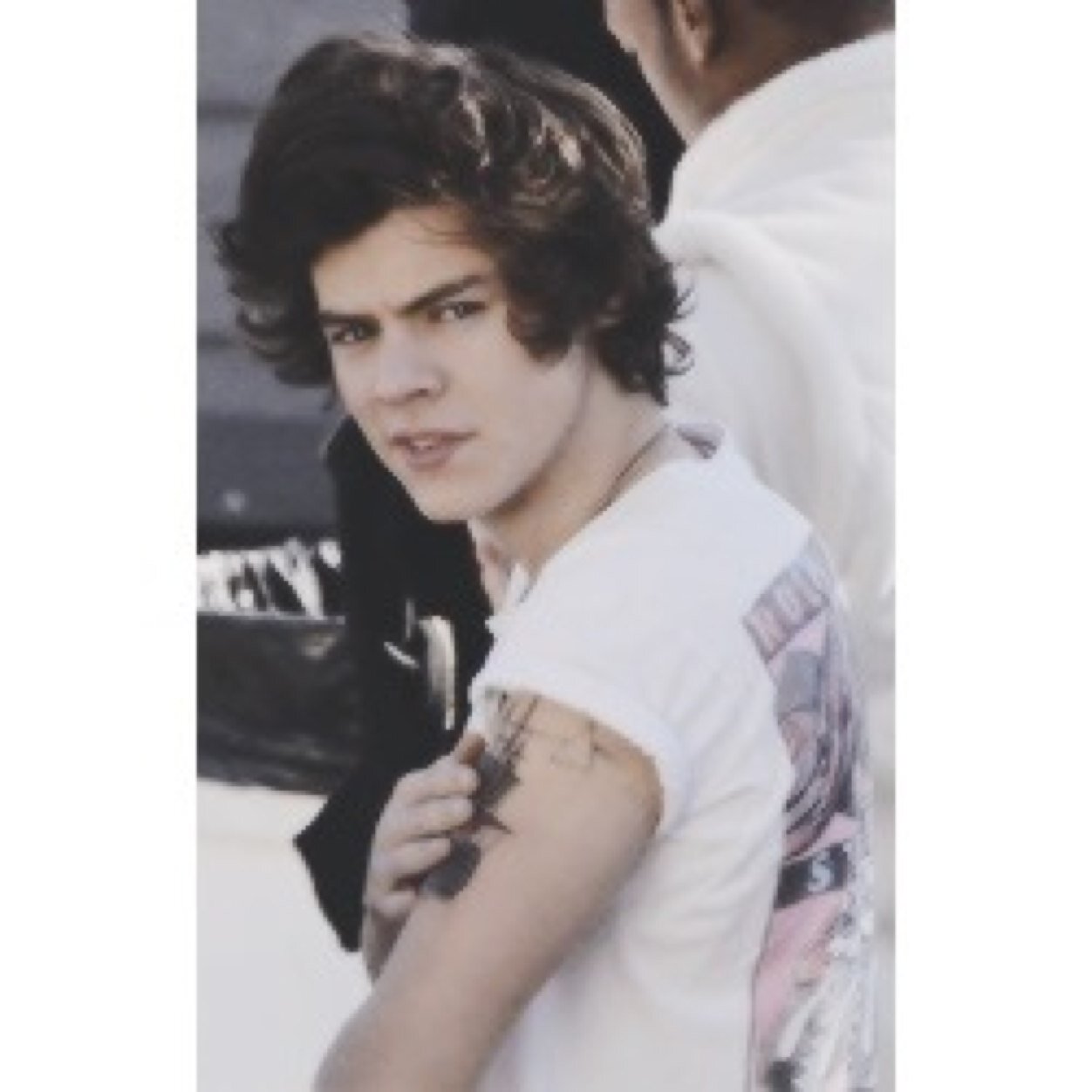 hiiii, this is a free follow acc so dont follow it! follow my other acc @blithezarry please