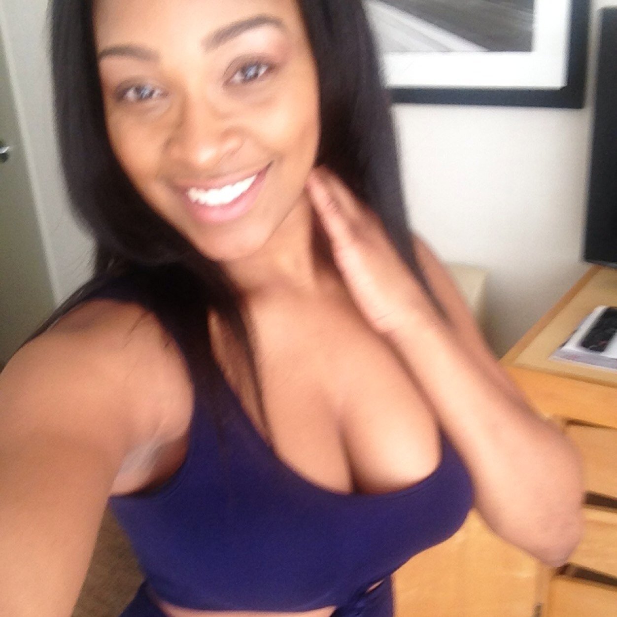 SadeSharas's profile picture. 