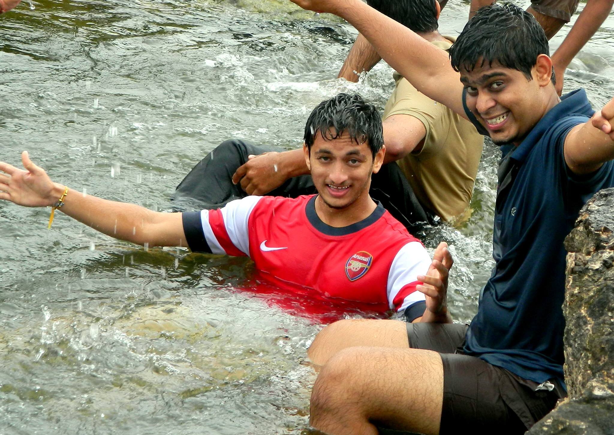 Die hard Arsenal FC fan, test cricket lover, T20 hater, devotee of Bear Grylls and dedicated outdoors lover, foodie! University Of Cincinanti 🐱