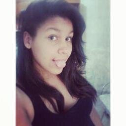 Souu chocolatra..Adoro Irrita Quem eu amo..Adoro anda Skate..Me apego facil..Nao gostou,cava um buraco e enfia a cabeça..2bjs