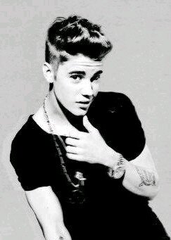 My love pours out to Justin who has been there when i needend him.I will forever be grateful.Justin is the strongest,most compassionate idol. ♛