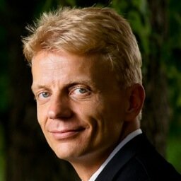 Turnaround and Growth expert with focus on execution and transformational change