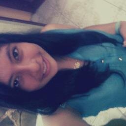 Lo ideal sería tener el corazón en la cabeza y el cerebro en el pecho… así pensaríamos con amor y amaríamos con sabiduría.♥''∞
 InfinityLove∞
