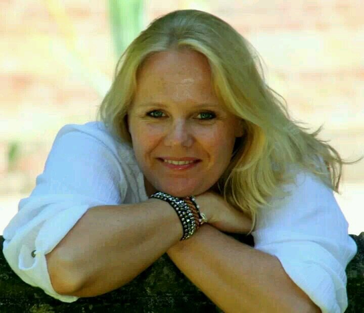 HildaTalsma's profile picture. Skriuwster fan moderne, flotte Fryske romans.
Schrijfster van moderne, vlotte Friese romans.
Frisian writer.