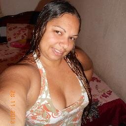 sou sincera romantica companheira pra todas as horas ........