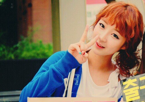 Woh || vocalist e lead dancer delle EXID || #TeamFigaPlatonica || distribuisco amore e demenza gratuitamente || ( ﾟヮﾟ) ||