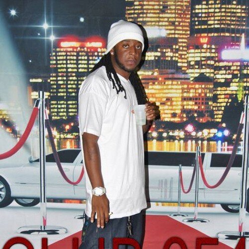 Jumard222's profile picture. Resume solid