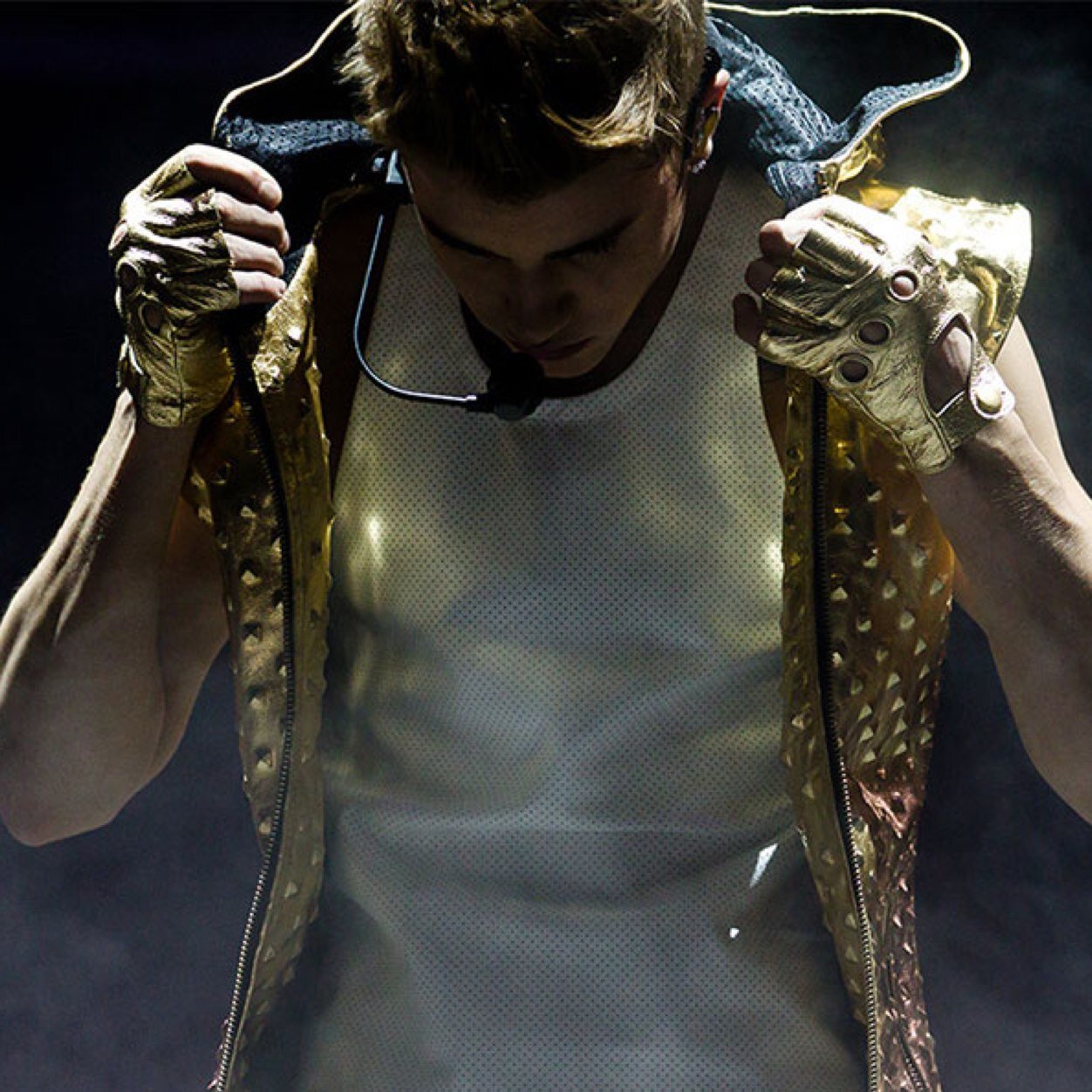 [usher's voice] you will not be sixteen forever
Snap: eduarda.gama