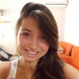 Tudo quanto vive, vive porque muda; muda porque passa; e, porque passa, morre. Tudo quanto vive perpetuamente se torna outra coisa, constantemente se nega