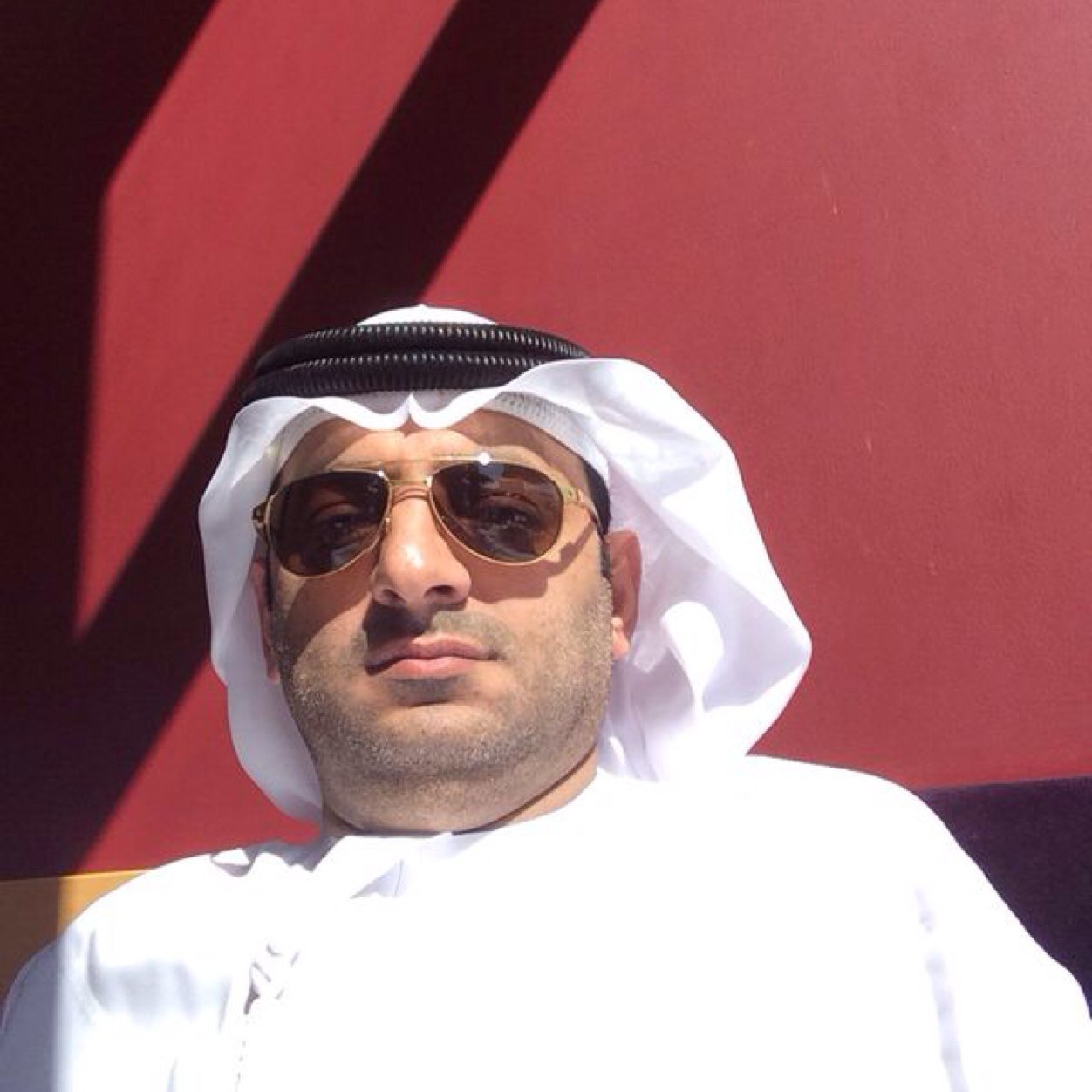 ما اجمل ان تكون غائبا حاضرا من ان تكون حاضرا غائبا ....