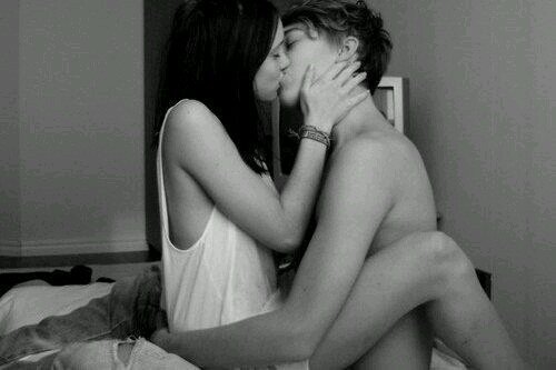 we tweet cute couples and blah blah blah | new: you can confess something couple/relationship related