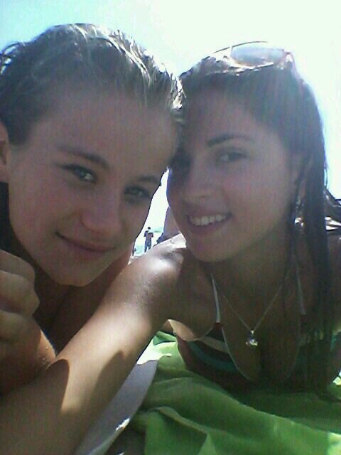 saraiflor16's profile picture. Con ellas desde 2010 :)