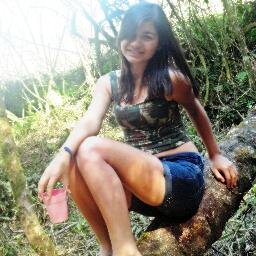 ㅤ ㅤ ㅤ ;*   Mais entre os problemas, acho que ainda sei sorrir.   ( ♬ '