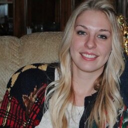 ADiebs's profile picture. Ruby red lips, blonde hair, blue eyes