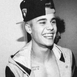 Sou fã do Bieber... e o meu sonho é conheçe-lo. Ent... Você tem um sonho? Não deixe os outros derrubarem, lute por aquilo que você acredita .- Justin Bieber