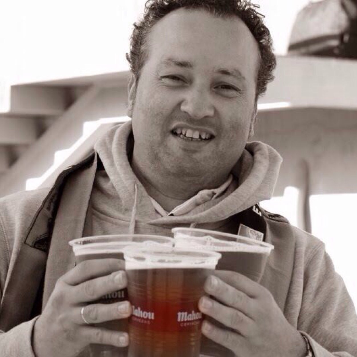 villa_tono's profile picture. No te haces grande celebrando exitos , sino superando fracasos