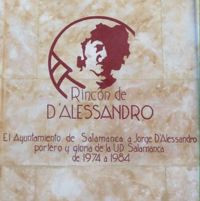 Ex portero de fútbol profesional (Liga Argentina y Española) y entrenador de fútbol