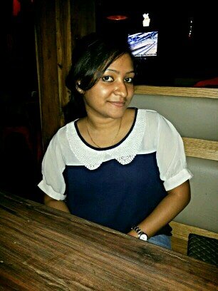 finance student/voracious reader/soap junkie/arty/mediocre/lazy/sarcastic/caffeine addict/foodie/inner peace!