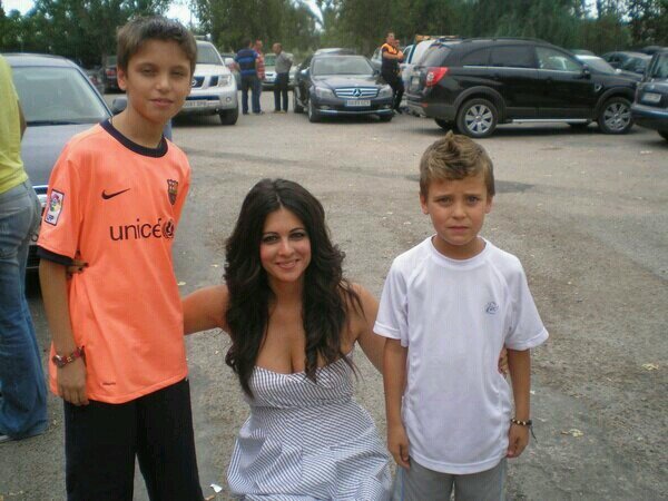 A veces los mejores contratos no son multimillonarios.Mis amigos y mis amigas y el fútbol http://t.co/OLt8vgr9Vn
