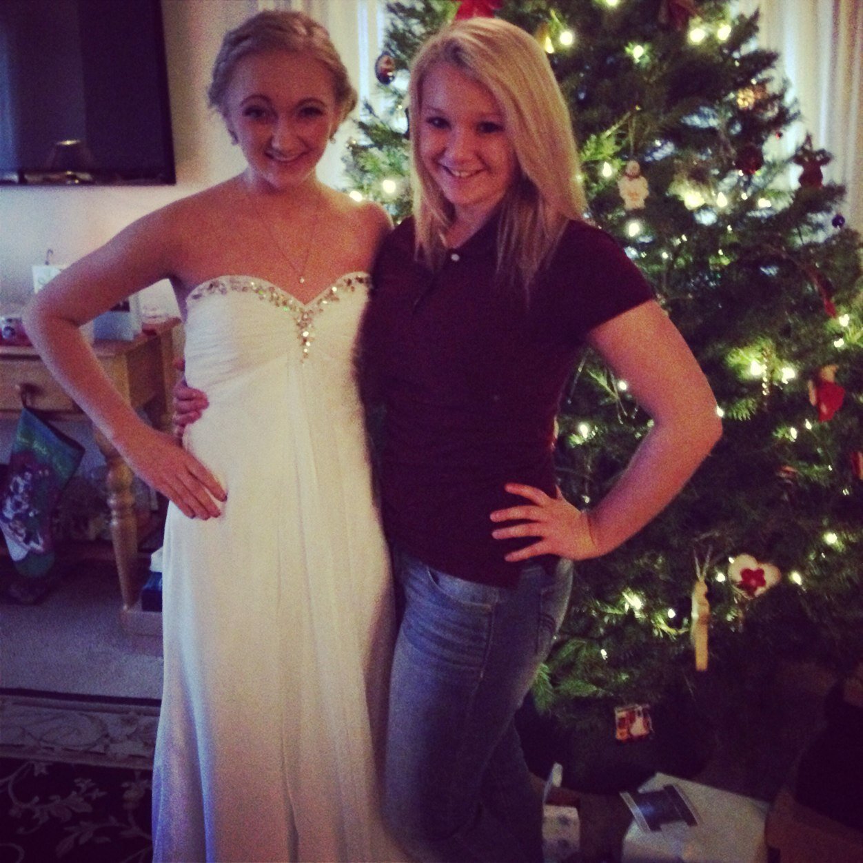 sarazelusky's profile picture. Old enough to know better, too young to care