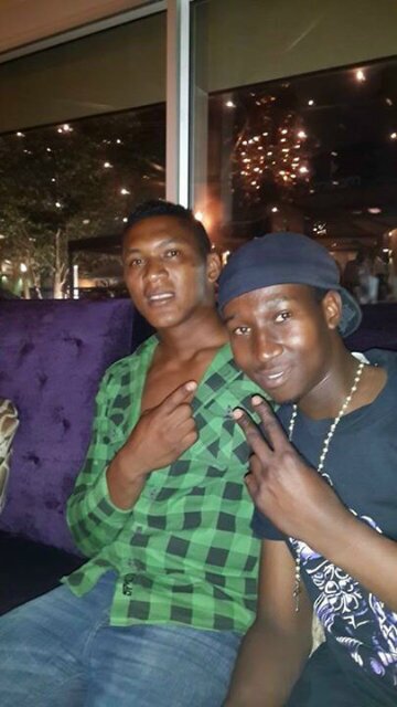 Rugby&Boxing fanat,being social and outstanding and following my dreams to become successfull #Glory to God