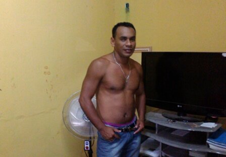 Amo futebol e mulher... gosto de lutas principalmente de bater, sou formado em matematica e sou assessor na empresa que trabalho