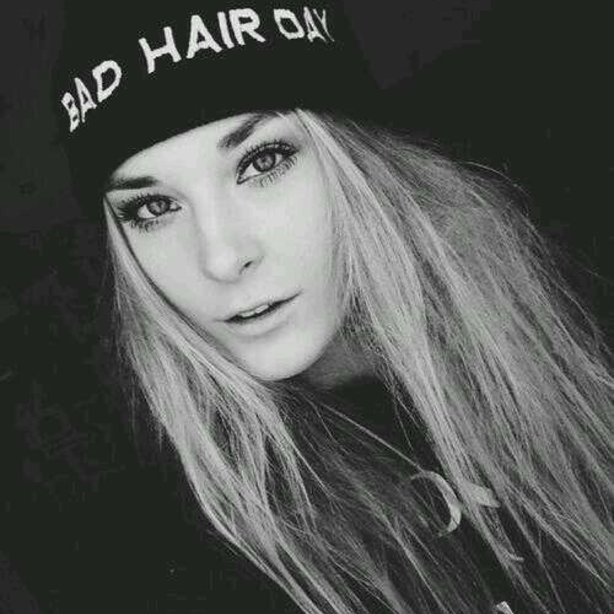 Cuenta dedicada a el GRAN ROMANCE de Louis & Rayita! __ es una Directioner Latina. Owner: @CaritooSPHMT  Co-Owner: Mafe!!! @MaferCujar || Todo en Favoritos ||