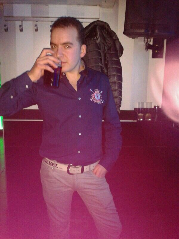 robergarab's profile picture. 