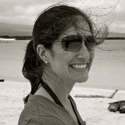 Freelance writer and editor who loves to travel...