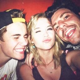 Unconditional love for @ashbenzo, @justinbieber ❤️
