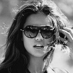 OdunHanim's profile picture. Saçmalamak gerek bazen; özgürce, kimseye aldırış etmeden, keyiflice..