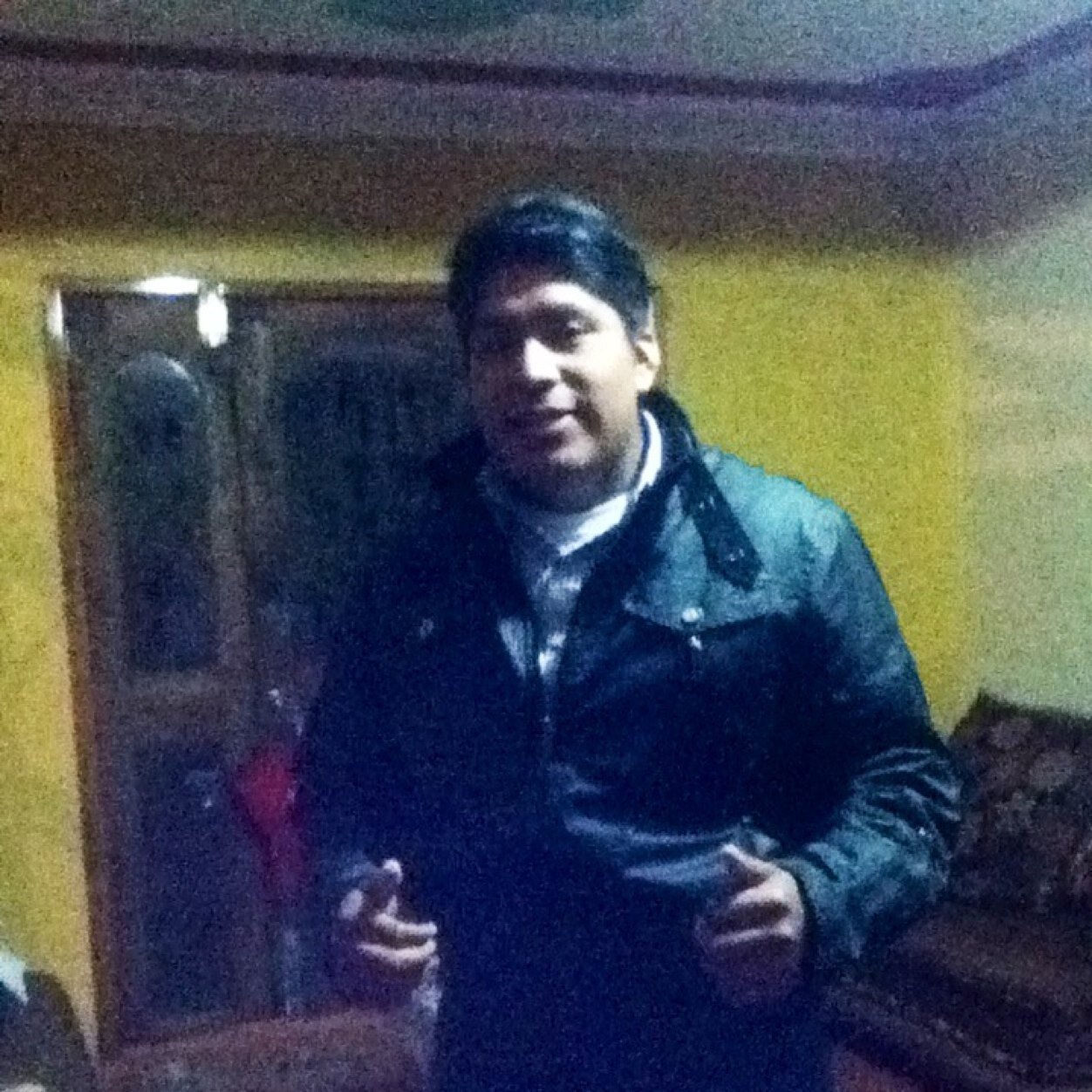naci en jalisco el 26 de febrero, me gusta jugar futbol y tocar la guitarra....