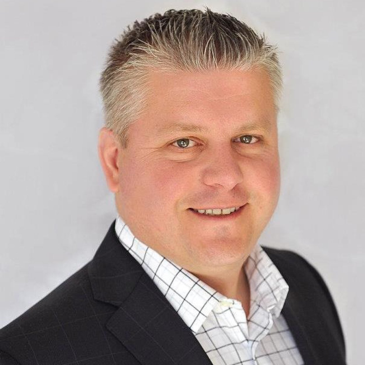 You know who I am, you know what i do. Former Montrealer, Calgary Flames Fan, UNLV Hockey Dad, smart ass