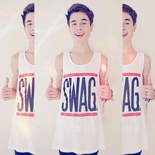 Im Kian and I like sleeping. {Single/Bisexual}