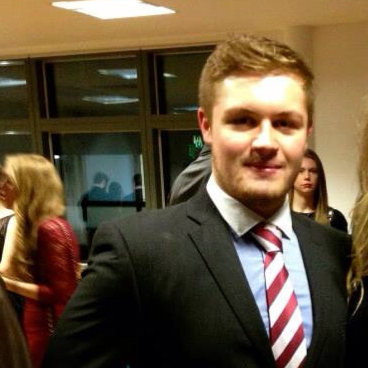 @lborouniversity Mech. Eng Graduate, @obohockey supported hockey player.