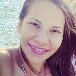Sou como você me vê.
Posso ser leve como uma brisa ou forte como uma ventania,Depende de quando e como você me vê passar.
Clarice Lispector