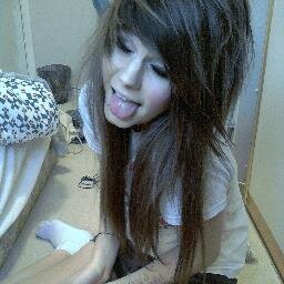 hello my name is Dawn i'm 19, music and ps4 for life xd new to twitter I love you bye ❤ ❤