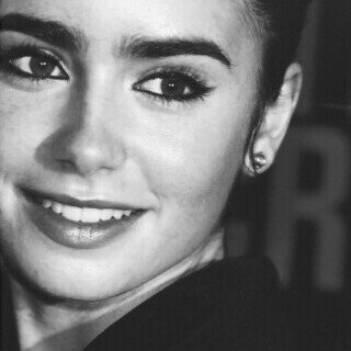 @2badi4 و غيرك لو يطول السماء م زآن ف عيني و لا عشقته .