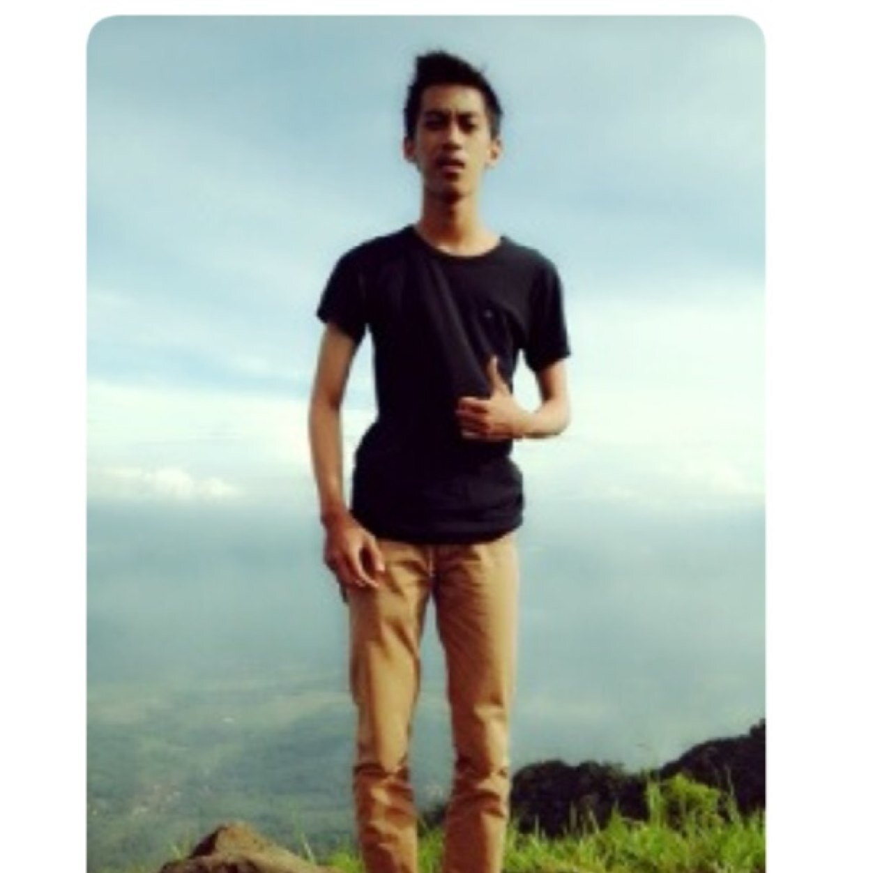 Comfortable with MeliaGaby. Ig:wisnualdiw. Path: wisnu aldi.