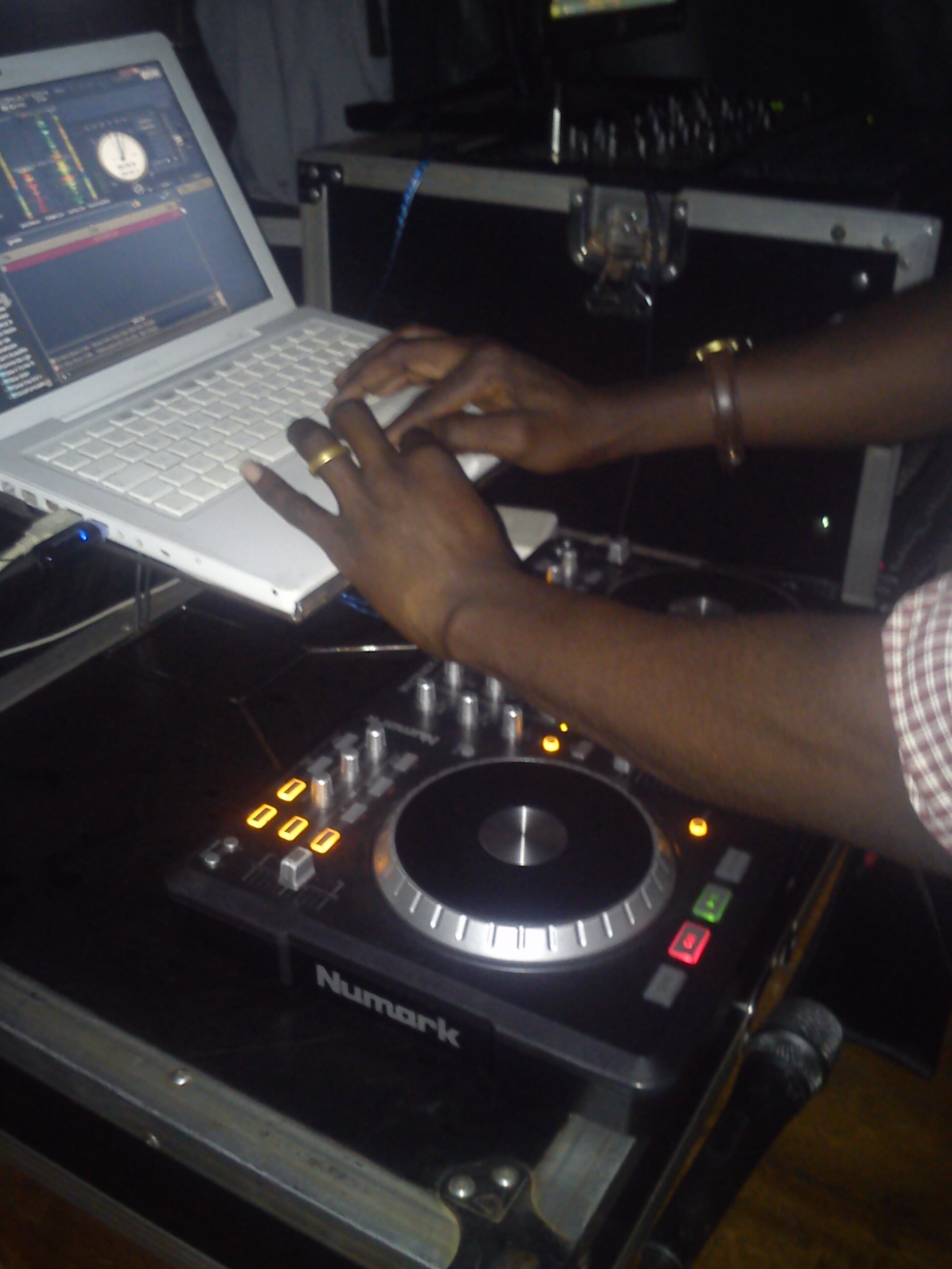 HenriKons's profile picture. only yo heart will tell u da truth