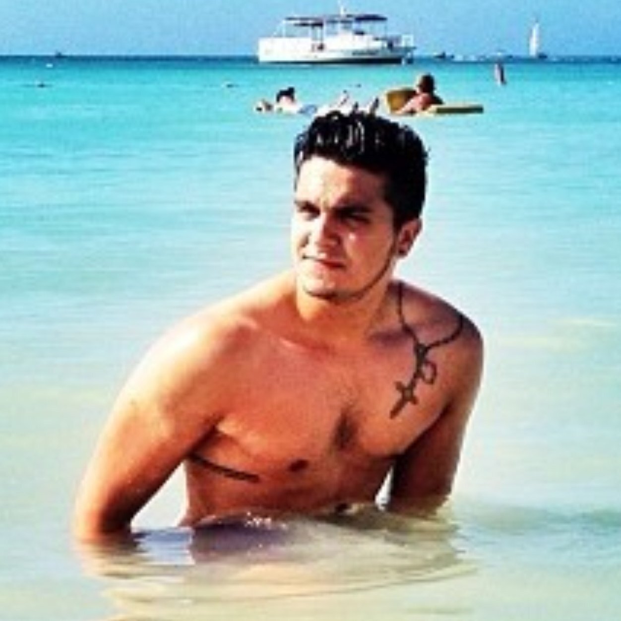 Mesmo sem asas ele continua sendo meu anjo                               @luansantana