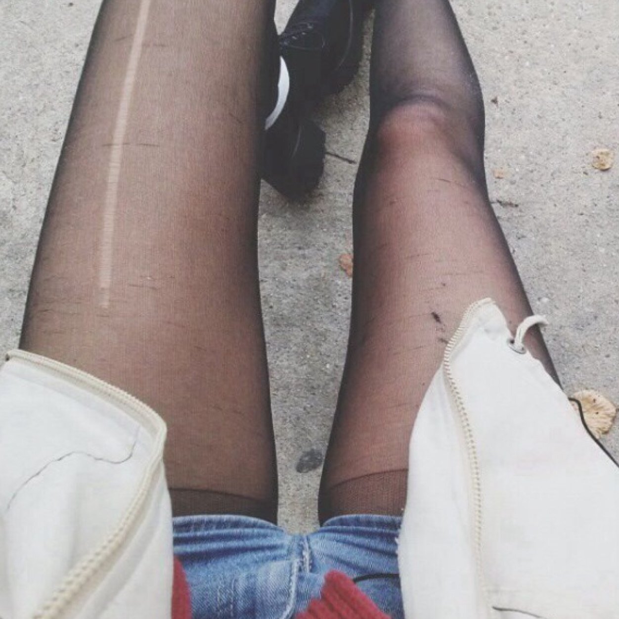 17. Suicidal. British. Self harm. Fat. Ugly. May contain triggering contents, follow at your own risk.