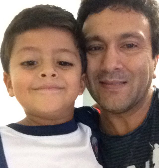 Maestro Melk Carvalhedo
http://t.co/6Bs2QV2F
Email Estúdio :
melkcarvalhedo@gmail.com
