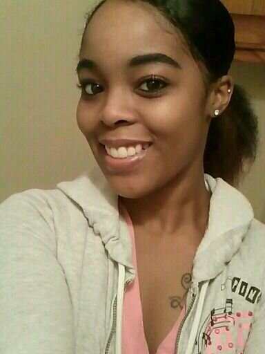 Smile every minute of the day, u never know who is falling in love with it. ~24 yrs young. Proud tete. follow meh~